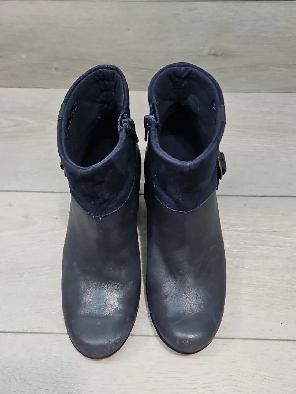 Clarks Women’s Navy Ankle Boots  Classic Side-Buckle Shoes Sz 7M